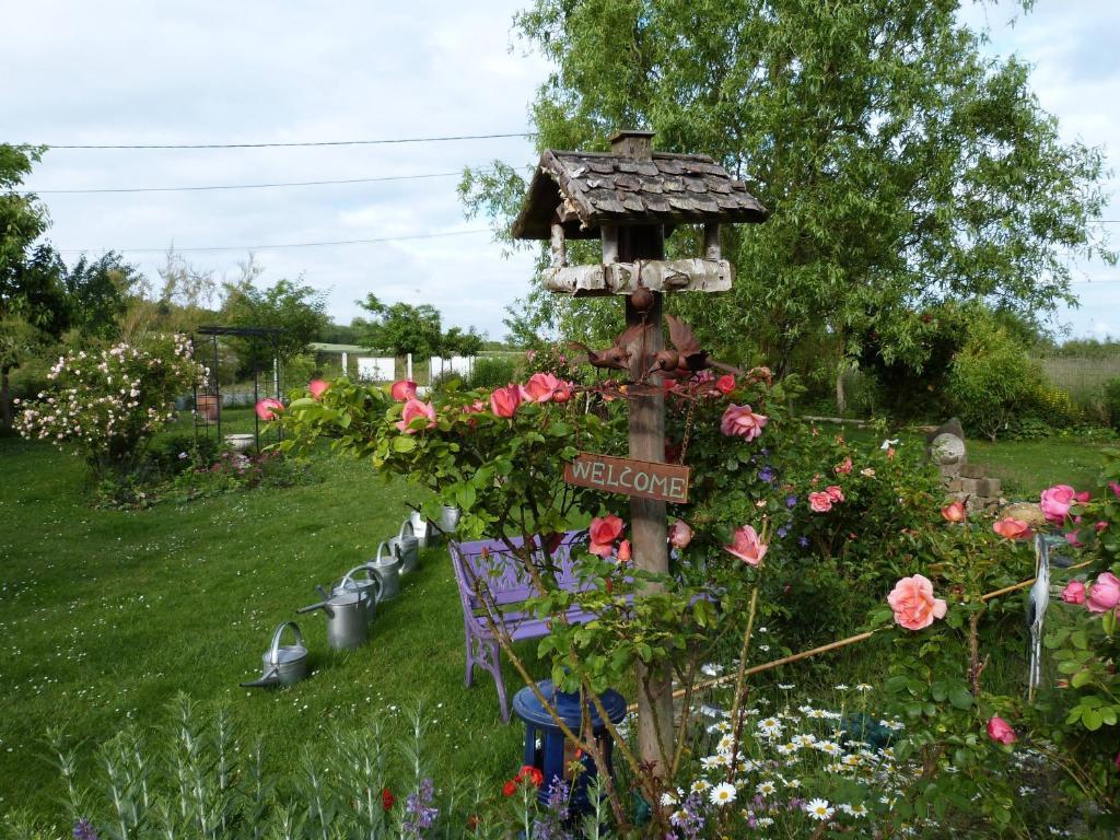 Bed and Breakfast Le Jardin De Marie-Jeanne Achy Экстерьер фото